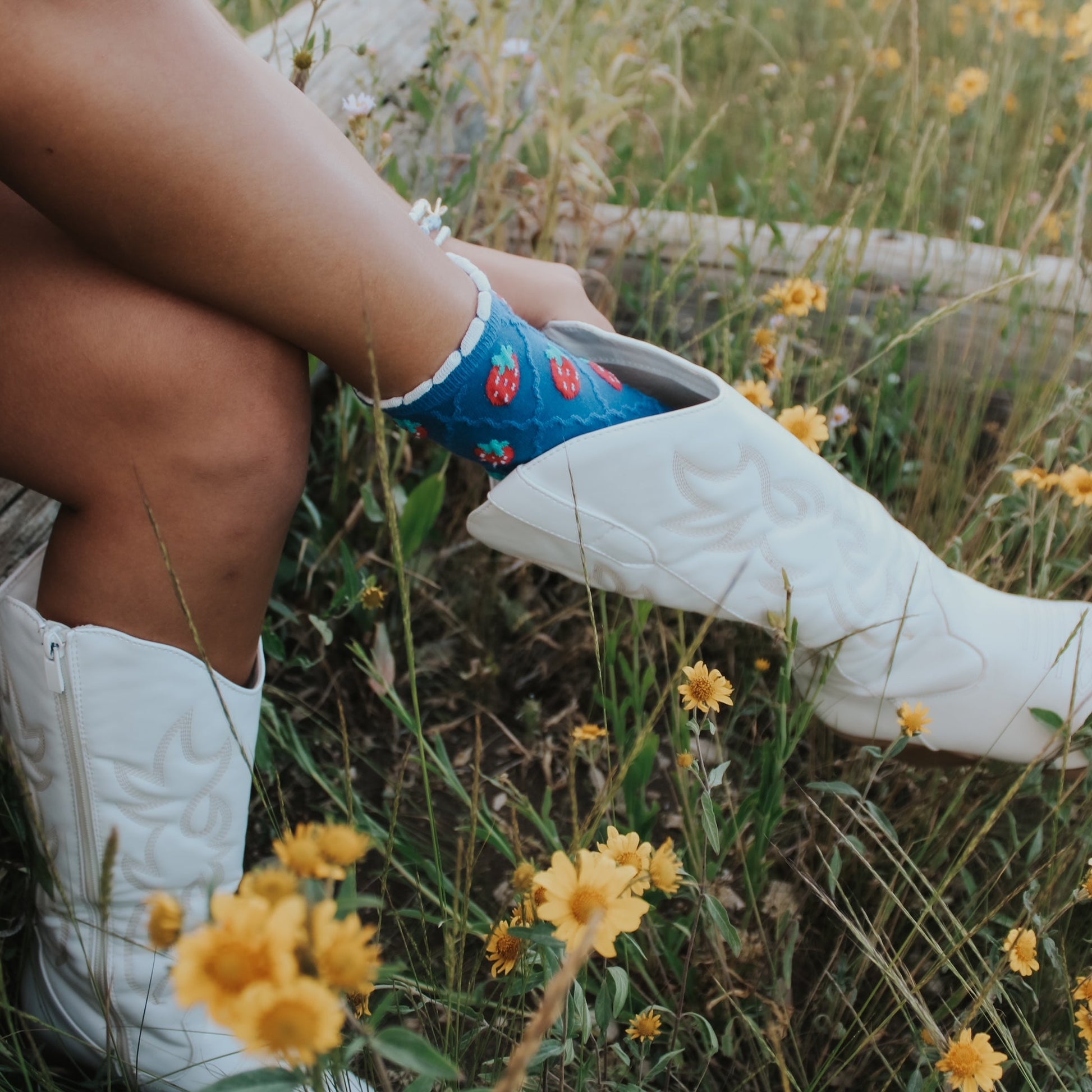 Retro Strawberry - Blue