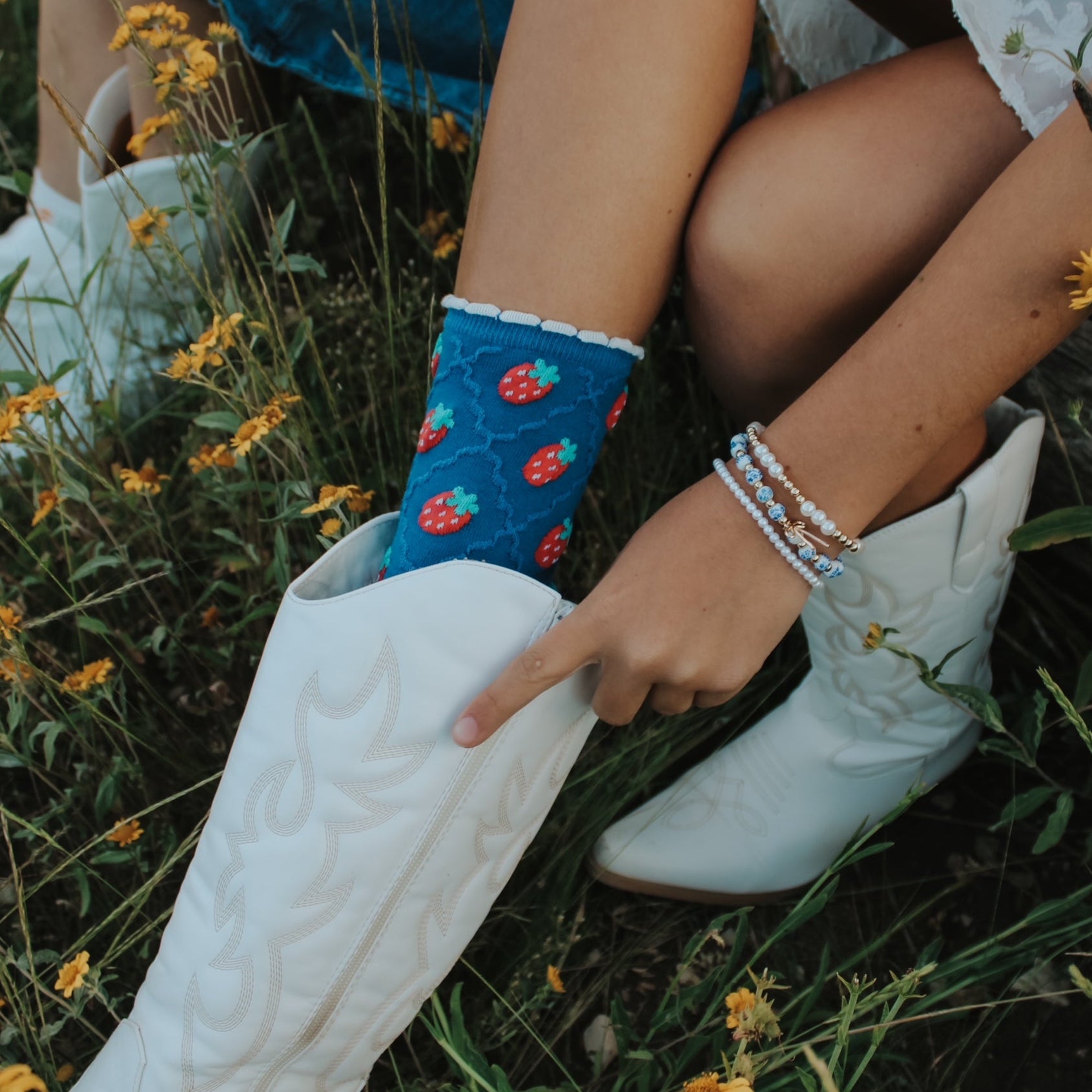 Retro Strawberry - Blue